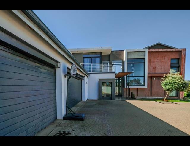 5 BEDROOM HOUSE FOR SALE IN SERENGETI LIFESTYLE ESTATE